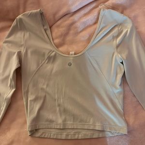 white long sleeve lululemon top!